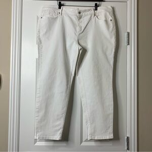 Liz Claiborne Classic fit Off White Jeans Ankle length Size 18.